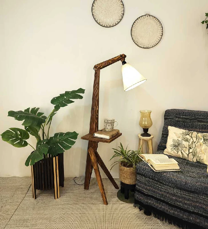 Fabric Floor Lamp with a Linen Shade for a Relaxed AestheticHubert Wooden Floor Lamp with Brown Base and Jute Fabric Lampshade